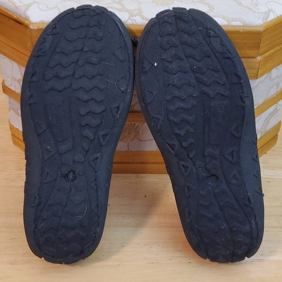 Tru-Fit Water Shoes - Picture 2 of 6